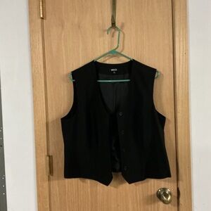 Metrostyle Elegant Black Vest